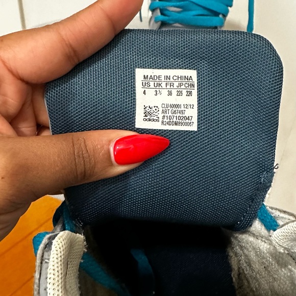Gray and blue high top adidas - Picture 5 of 5